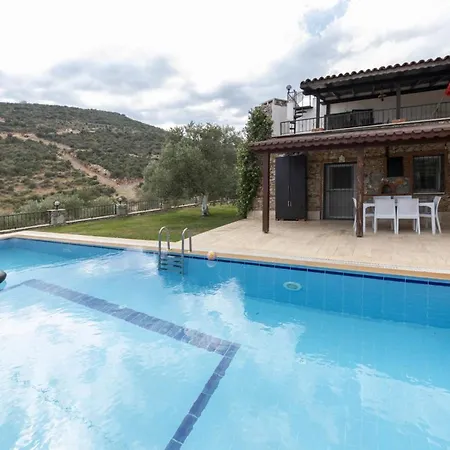Refreshing Near Milas-bodrum Airport * 굴루크